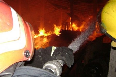 ACTUALIZARE Incendiul de la hala de mobilă de la Costişa a fost stins!, ZCH NEWS - sursa ta de informații