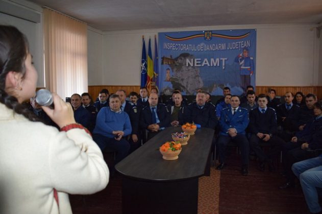 GALERIE FOTO Colindători la Jandarmeria Neamţ, ZCH NEWS - sursa ta de informații