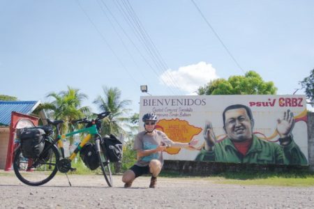 Pietreanul care parcurge Americile pe bicicletă a fost jefuit în Panama!, ZCH NEWS - sursa ta de informații