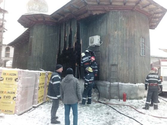 ACTUALIZARE Incendiu la biserica de lemn ”Sfânta Înviere” de la Săvinești, ZCH NEWS - sursa ta de informații