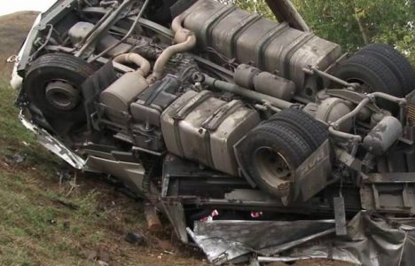 Şoferul basculantei răsturnate la Cordun, sub control judiciar, ZCH NEWS - sursa ta de informații