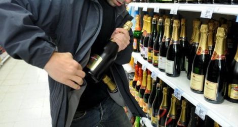 Nemţean prins la &#8222;aprovizionare&#8221; într-un supermarket din Iaşi, ZCH NEWS - sursa ta de informații
