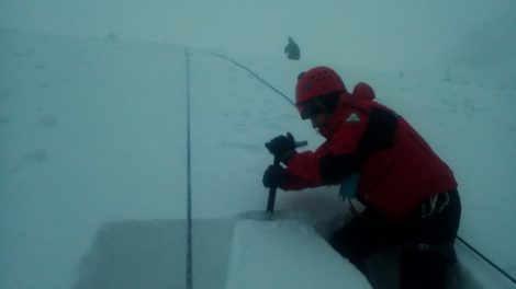 FOTO Pericol de avalanșă pe Jgheabul Cabanei Dochia, ZCH NEWS - sursa ta de informații