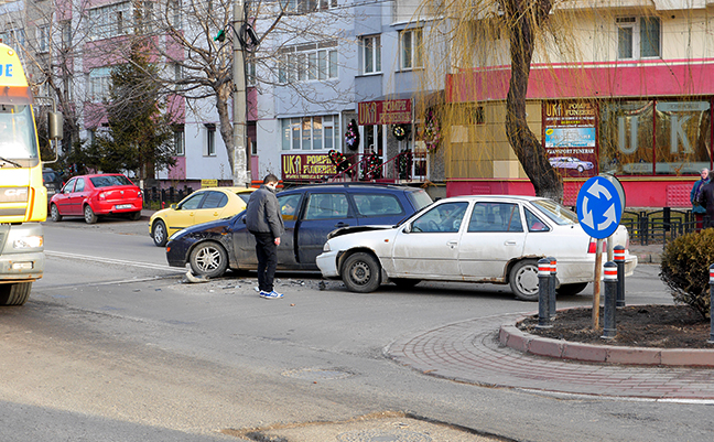 GALERIE FOTO Accident la Piatra Neamț la podul de la Căprioara, ZCH NEWS - sursa ta de informații