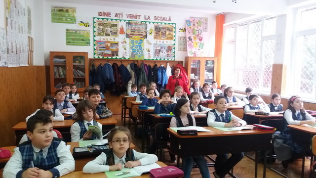 Târgu-Neamț: Polițiști la ora de circulație rutieră prin școli, ZCH NEWS - sursa ta de informații