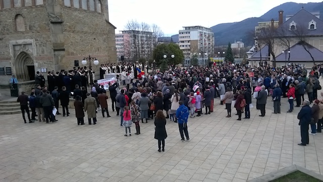 „Marşul pentru viaţă” la Piatra Neamț, peste 400 de participanți, ZCH NEWS - sursa ta de informații