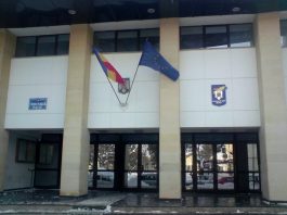 Medic acuzat că a primit bani pentru trucarea unui concurs: a fost plasat sub control judiciar și i s-a interzis exercitarea profesiei Curtea de Apel Bacău