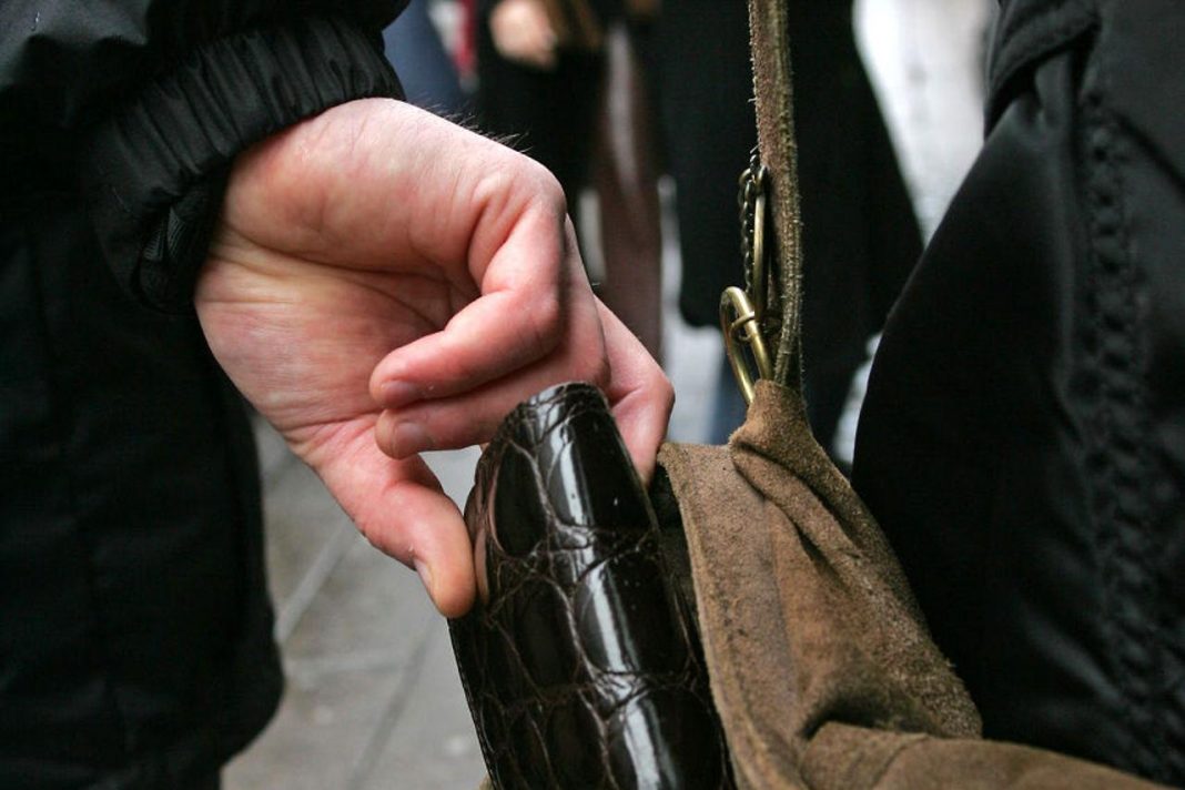 Hoți ”cinstiți” în 326 de dosare penale, clasate prin ”împăcare” sau retragerea plângerii