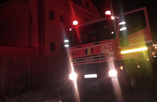 Incendiul de la Săvinești a fost provocat de un scurtcircuit