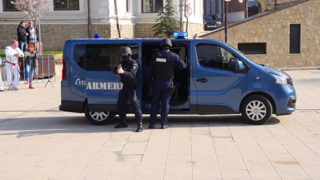 FOTO Răufăcători, ostatici și lunetiști de Ziua Jandarmeriei, ZCH NEWS - sursa ta de informații