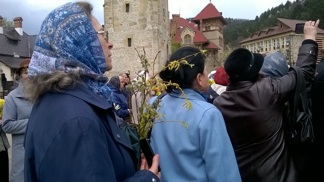 GALERIE FOTO Puţină lume la Pelerinajul de Florii de la Piatra Neamţ, ZCH NEWS - sursa ta de informații