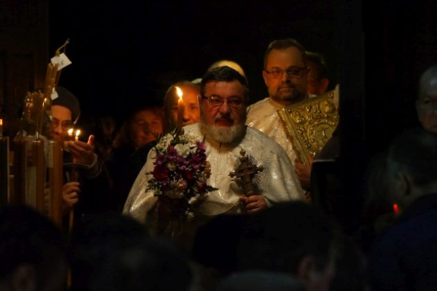 GALERIE FOTO Învierea Domnului la Biserica Precista Piatra Neamţ, ZCH NEWS - sursa ta de informații
