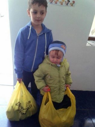 Târgu-Neamț: Zeci de donații pentru copiii nevoiași, de Paște, ZCH NEWS - sursa ta de informații