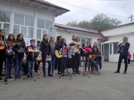 FOTO Ziua Europei sărbătorită și la Clubul Copiilor din Târgu Neamț, ZCH NEWS - sursa ta de informații