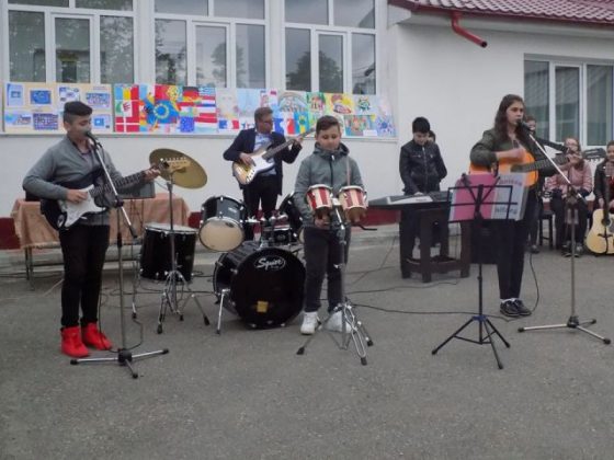 FOTO Ziua Europei sărbătorită și la Clubul Copiilor din Târgu Neamț, ZCH NEWS - sursa ta de informații