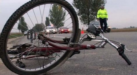 Biciclist acroşat de un autoturism în Piatra-Neamţ, ZCH NEWS - sursa ta de informații