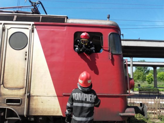 GALERIE FOTO Locomotiva trenului Bacău-Suceava a luat foc în mers!, ZCH NEWS - sursa ta de informații