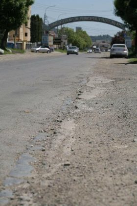 Ionel Arsene a rezolvat problema gropilor de pe strada Petru Movilă, ZCH NEWS - sursa ta de informații