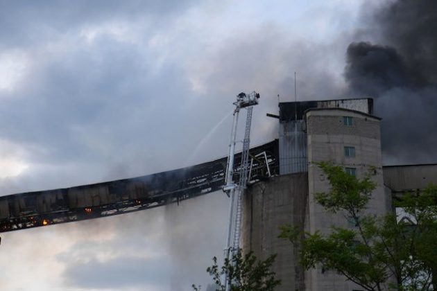 ACTUALIZARE GALERIE FOTO Incendiu de amploare la fabrica de ciment Tașca, ZCH NEWS - sursa ta de informații