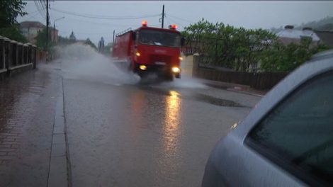 Mai multe gospodării inundate după o rupere de nori, ZCH NEWS - sursa ta de informații