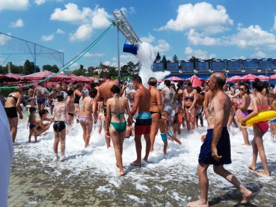 Petrecere estivală organizată de primăria Roman, ZCH NEWS - sursa ta de informații