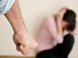 Femeie din Roznov agresată şi sechestrată două zile