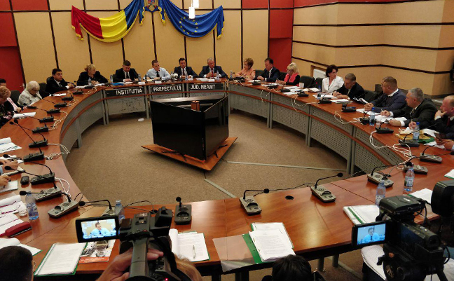 Un ministru optimist și o lege în dezbatere la Piatra Neamț: ”România e de nota 9 la Turism”