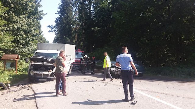 ACTUALIZARE FOTO Accident în intersecția de la Mănăstirea Neamț, ZCH NEWS - sursa ta de informații