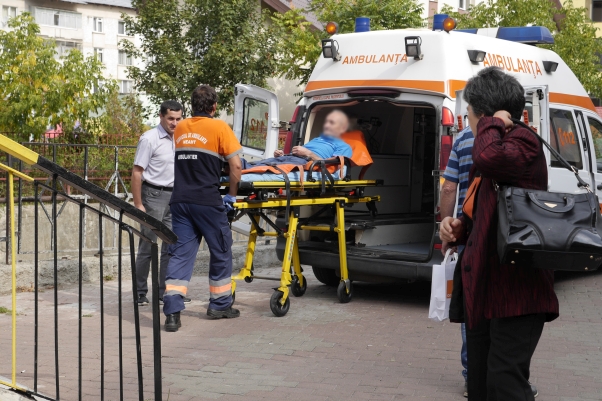 FOTO &#8222;Pacient&#8221; aghesmuit, luat cu ambulanța, ZCH NEWS - sursa ta de informații