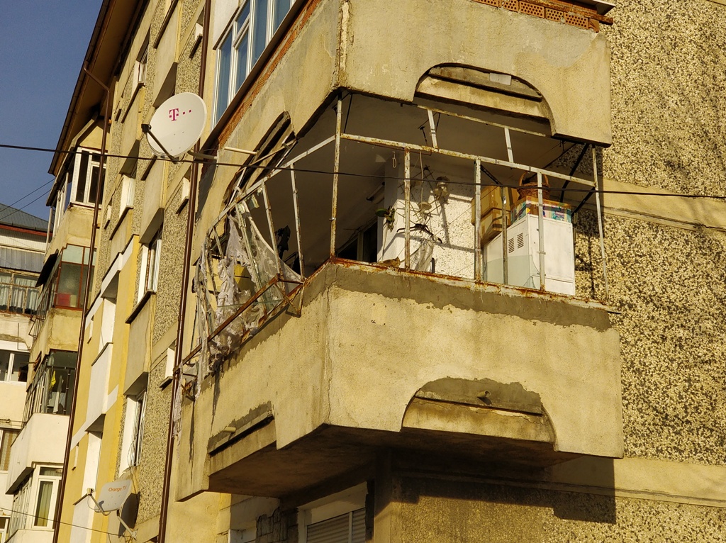 ACTUALIZARE Explozie la un apartament din Piatra Neamţ * Starea victimei, ZCH NEWS - sursa ta de informații