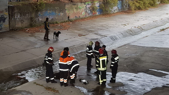 ACTUALIZARE Bărbatul scos de pompieri din canalul Cuejdi s-a înecat!, ZCH NEWS - sursa ta de informații