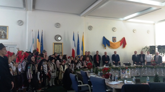Sărbătorile aduc reconcilierea în Consiliul Local Târgu-Neamţ. Galerie foto, ZCH NEWS - sursa ta de informații