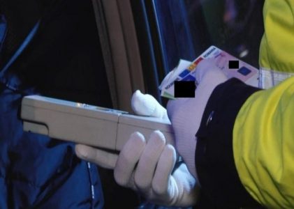 O tânără care a băut de Sf. Ioan a intrat cu mașina într-un gard, ZCH NEWS - sursa ta de informații