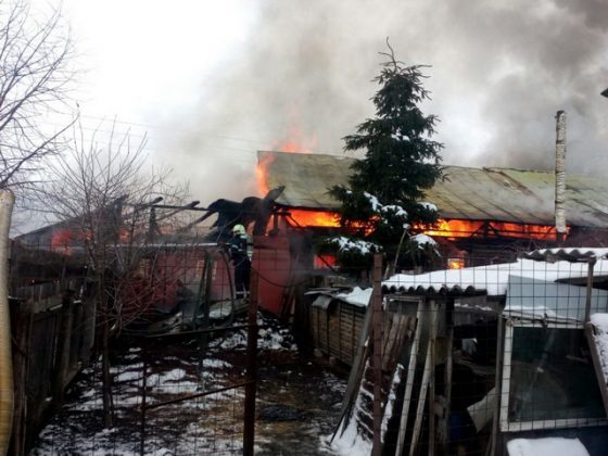 ACTUALIZARE Casă incendiată la Săvinești din cauza coșului centralei termice, ZCH NEWS - sursa ta de informații