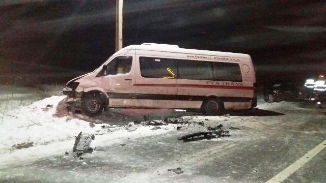 FOTO Carambol la ieşirea din Girov: un autocamion, un microbuz şi două autoturisme s-au ciocnit, ZCH NEWS - sursa ta de informații