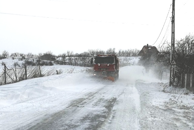 Drumurile din Moldova: zăpadă frământată și viscol la sol, ZCH NEWS - sursa ta de informații