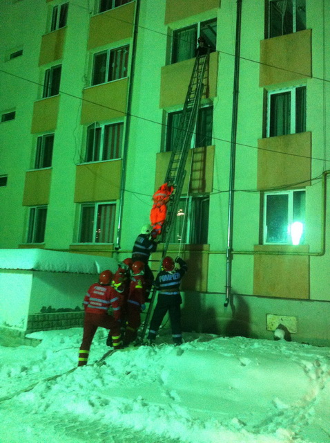 FOTO Simulare cu pompieri la Colegiul &#8222;Ştefan cel Mare&#8221; Târgu Neamţ, ZCH NEWS - sursa ta de informații