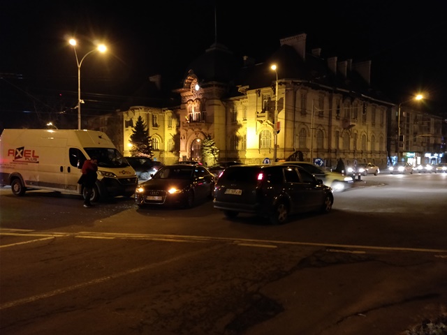 Accident în centrul orașului Piatra Neamț. Galerie foto, ZCH NEWS - sursa ta de informații