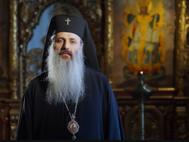 VIDEO ÎPS Teofan, Mitropolitul Moldovei şi Bucovinei: „În noaptea de Paști, omul este chemat să nu se teamă de moarte”