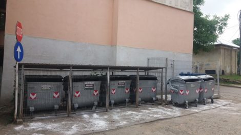 Rossal zona 3 Târgu-Neamţ: Amplă acţiune de dezinfecţie a platformelor de gunoi şi de înlocuire a containerelor, ZCH NEWS - sursa ta de informații