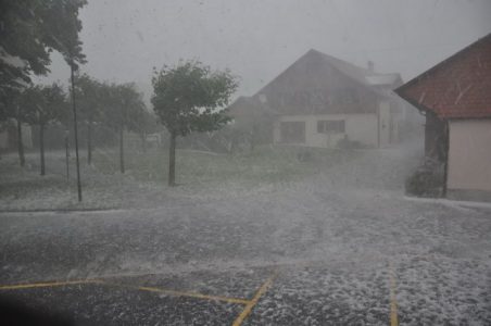 Neamț: Drumuri și curți inundate în urma furtunii, ZCH NEWS - sursa ta de informații