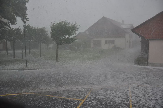 Actualizare: Noi avertizări de furtuni și grindină în Neamț, Iași, Botoșani și Vaslui, ZCH NEWS - sursa ta de informații