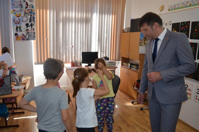 Roman: Consilieri convocați de îndată pentru o grădiniță de 7,5 milioane de lei