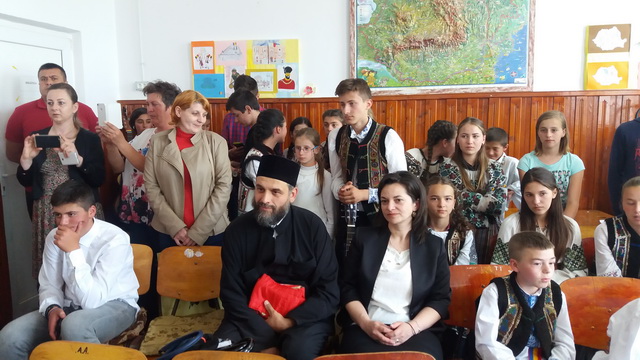 FOTO Pipirig: Lecţie de istorie şi patriotism la Şcoala Boboieşti, ZCH NEWS - sursa ta de informații