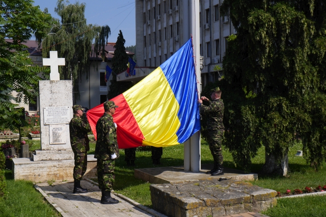 Ceremoniale militare de Ziua Tricolorului şi la Monumentul Eroilor de la Mărgineni, ZCH NEWS - sursa ta de informații