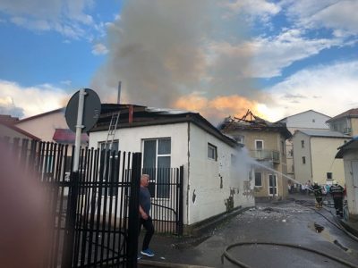 Incendiul de la Piaţa Târgu Neamţ, provocat de un scurtcircuit, ZCH NEWS - sursa ta de informații