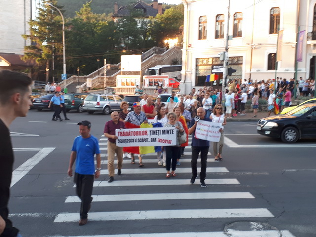 FOTO La Piatra Neamţ, miting de solidaritate cu protestatarii de la Bucureşti, ZCH NEWS - sursa ta de informații