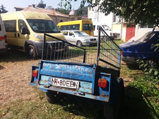Maşini abandonate la Primăria Târgu-Neamţ, ZCH NEWS - sursa ta de informații