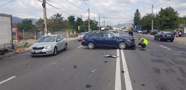 Accident la Dumbrava Roșie. Galerie foto