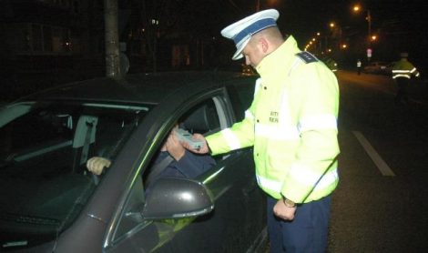 Bărbat fără permis, prins la volanul unei mașini cu plăcuțe false, având alcoolemie de 1,35 mg/l în aerul expirat, ZCH NEWS - sursa ta de informații